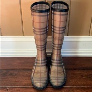 NWOT REAL Burberry Rain Boots